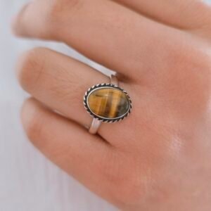 Anillo con piedra ojo de tigre