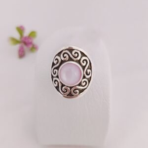 Anillo con piedra ópalo rosa