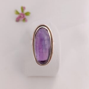 Anillo con piedra amatista