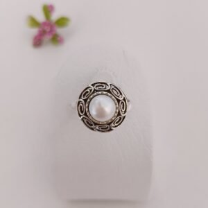 Anillo con perla de río