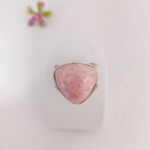 Anillo con piedra rodonita