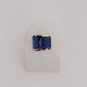 Anillo rectangular con circonia azul