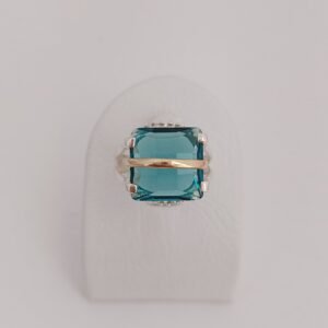 Anillo cuadrado de circonia turquesa