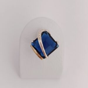 Anillo con circonia azul