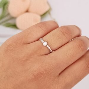 Anillo elástico con perla