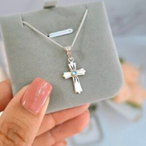 Cadena de cruz con circonia