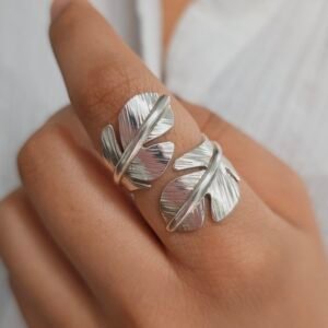 Anillo de hojas