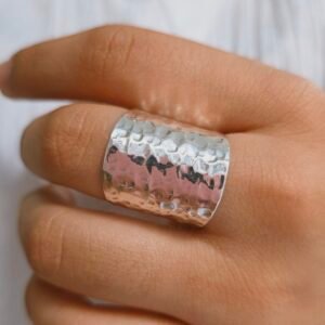 Anillo martillado