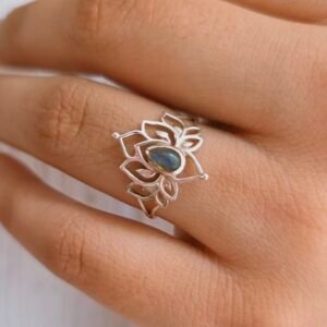 Anillo flor de loto