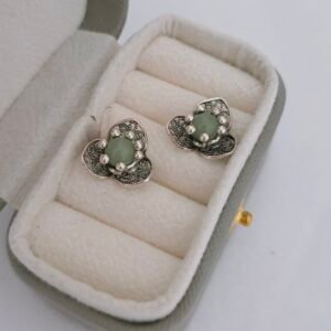 Aretes de flor con piedra natural