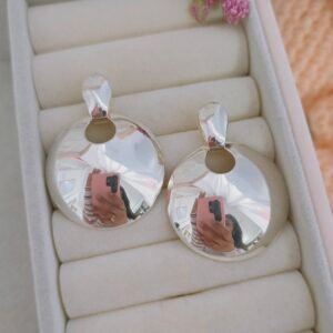 Aretes largos lisos