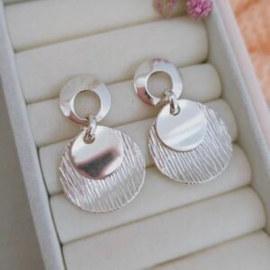 Aretes largos doble textura