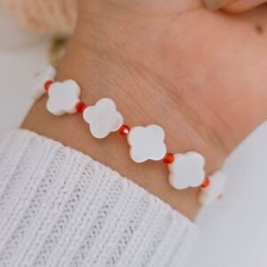 Pulsera trebol de concha nácar