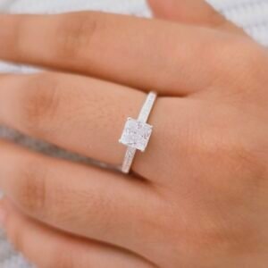 Anillo de circonia