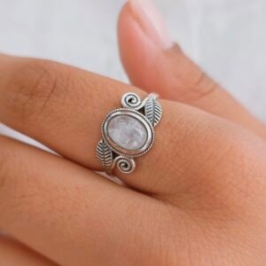 Anillo piedra lunar