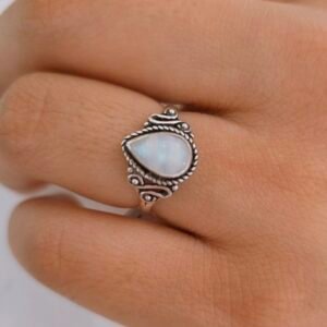 Anillo piedra lunar