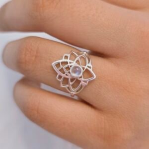 Anillo flor de loto piedra lunar